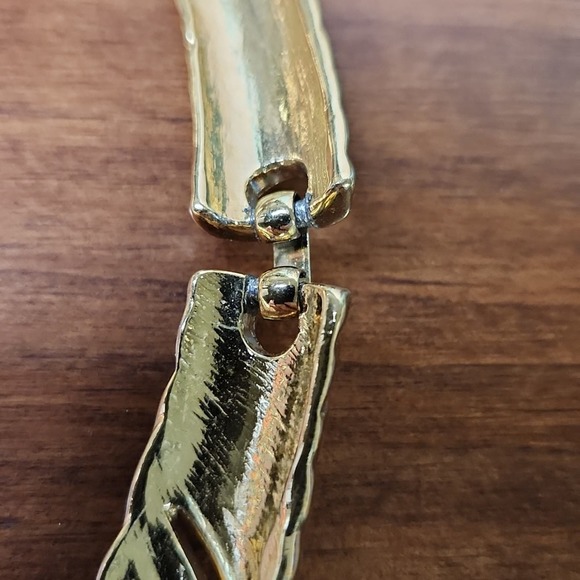 Trifari Red Enamel Gold Tone Collar Necklace - Picture 9 of 11